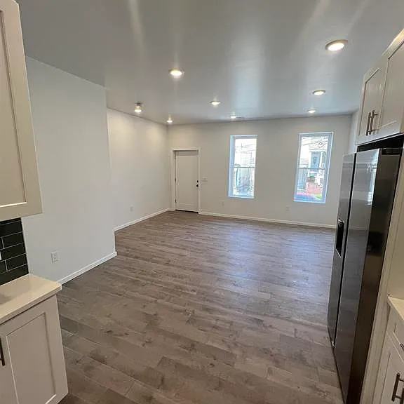 188 Van Horne St #2 — Photo 2