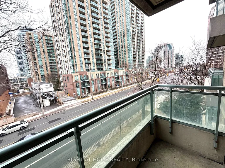 3 Pemberton Ave #401 — Photo 11