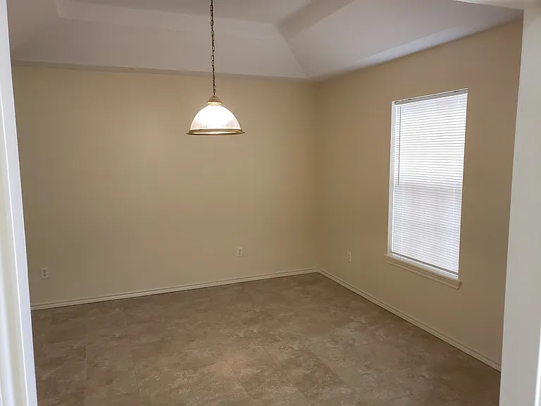 1306 Adela Dr — Photo 3