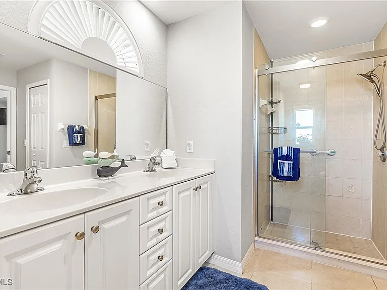 2014 NW 25th Pl — Photo 9