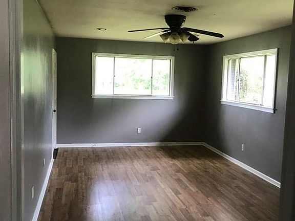 2nd image of 700 Desert Willow Dr
