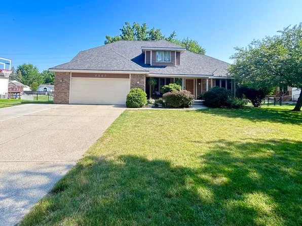 2547 Moerland Dr NW, Grand Rapids, MI 49504