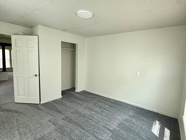 1010 Putnam Ave — Photo 13
