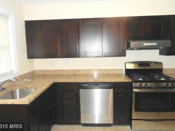 Open Concept Between Kitchen and Dining Room