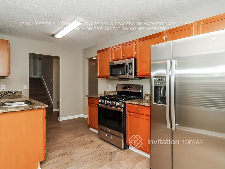 1830 Killarney Dr SW — Photo 9