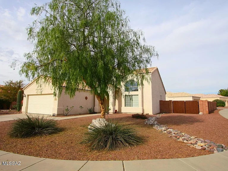 9465 N Elan Ln — Photo 2