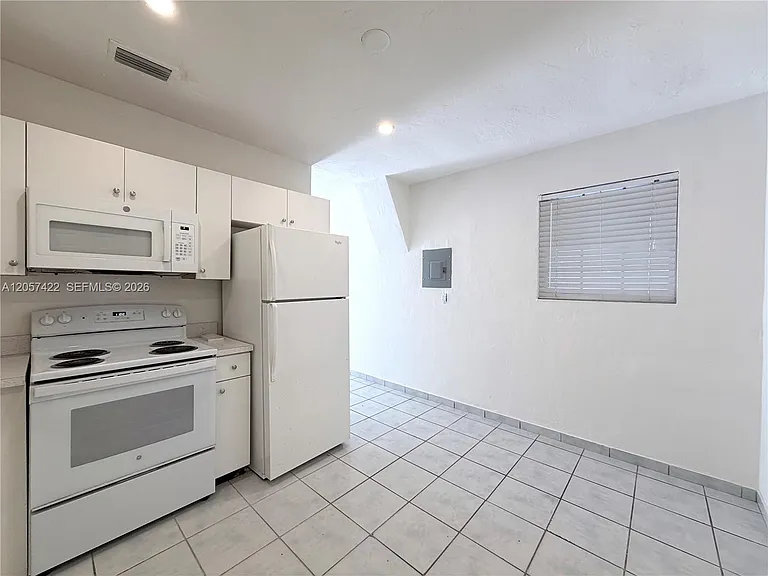 16921 SW 94th Ave — Photo 8