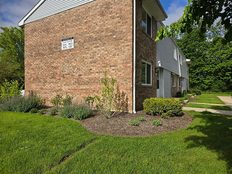 101 2nd Ln — Photo 34