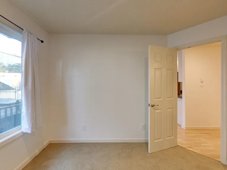 205 Collins St #5 — Photo 10