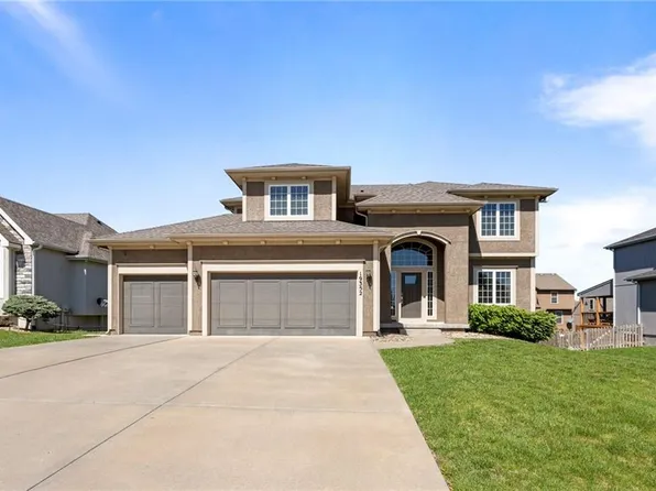 19352 W 210th St, Spring Hill, KS 66083