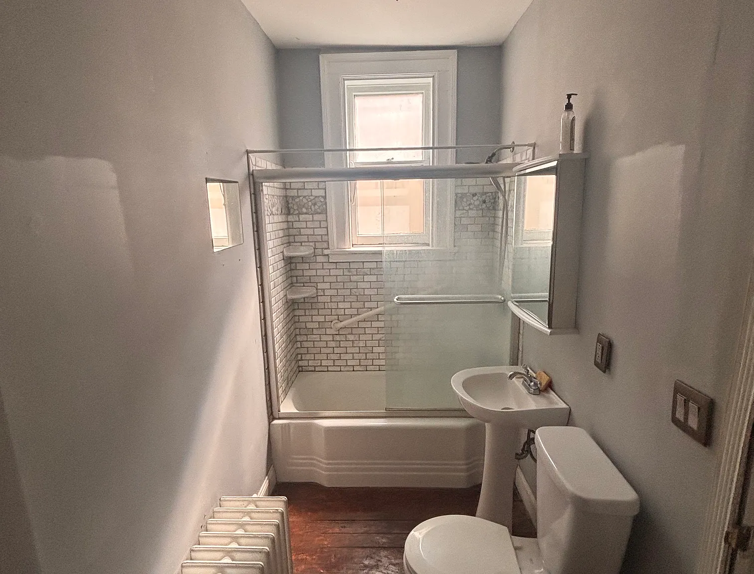 1 bed, 950 sqft, $1,200 — Photo 4