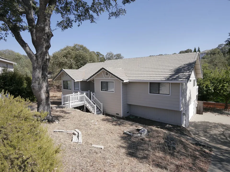 2503 Hogan Ct
