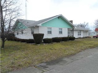 206 S Griffith St, Elnora, IN 47529