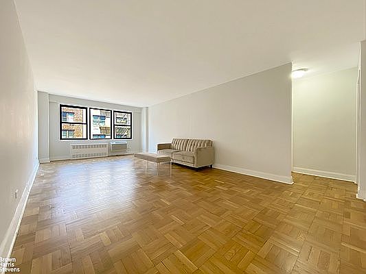 1st image of 200 E 15th St APT 5M