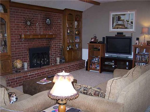 5th image of 1100 NW 7th St #Townhouse