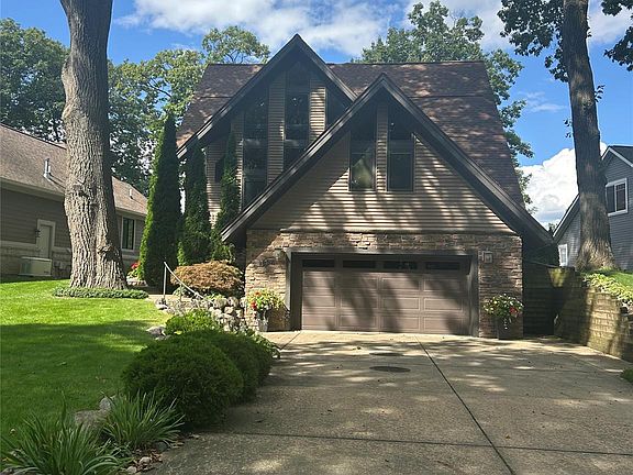 2nd image of 1625 Ridge Rd