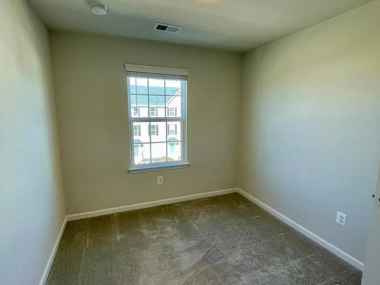 135 Dripping Spring Dr — Photo 9