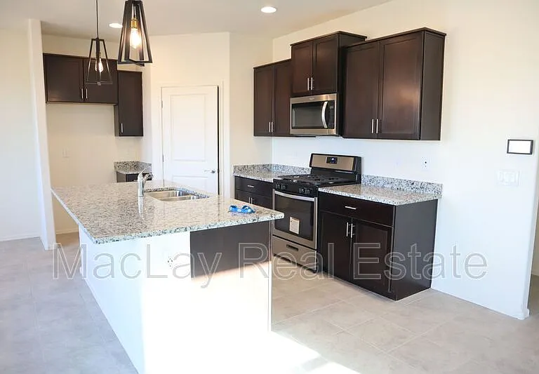 10676 W Golson Dr — Photo 2