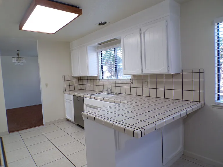 2124 Sunny Oak Ct — Photo 4