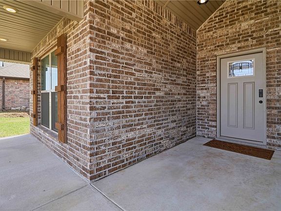 5th image of 2413 England Ln