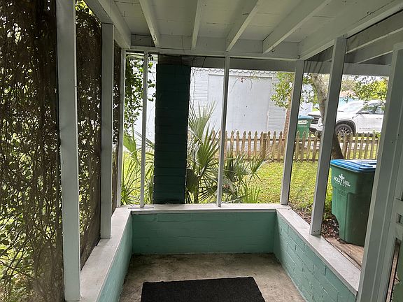 4th image of 1122 Holly Ave #1122