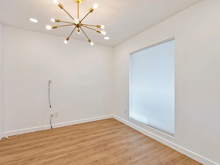 5200 King Charles Dr — Photo 6