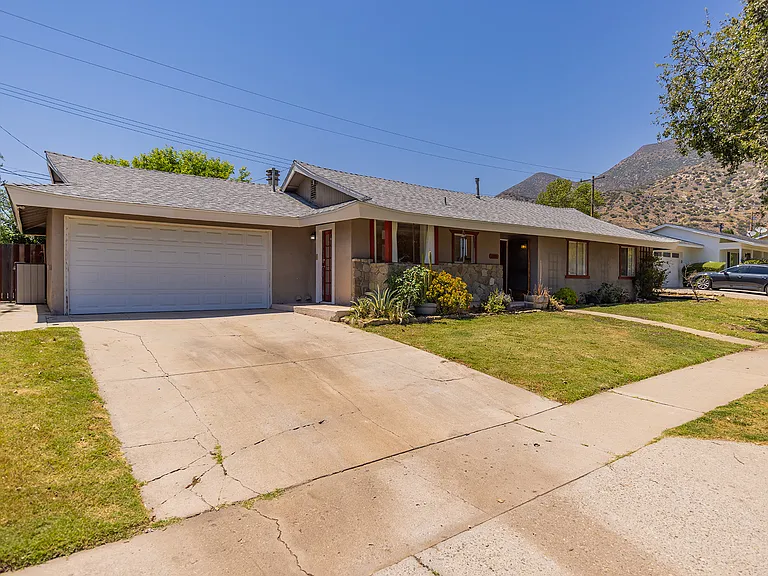 1005 Ayers Ave — Photo 1