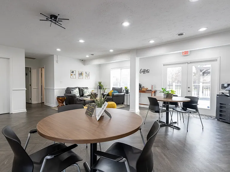 The Sycamores Apartments — Photo 5