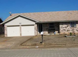 713 SW 12th St, Moore, OK 73160