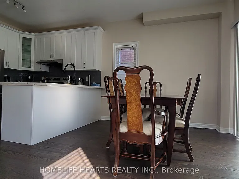 43 Turquoise Cres — Photo 7