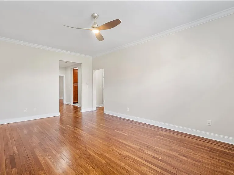 145 Summit Avenue Apartments — Photo 30