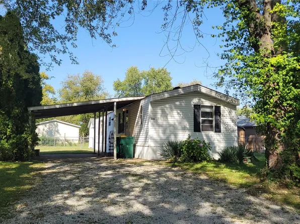 220 Meddows Ln, O Fallon, IL 62269