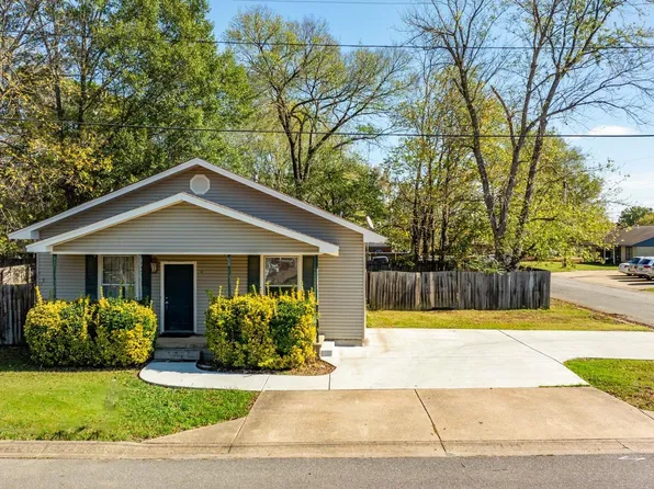 220 Baridon St, Conway, AR 72034