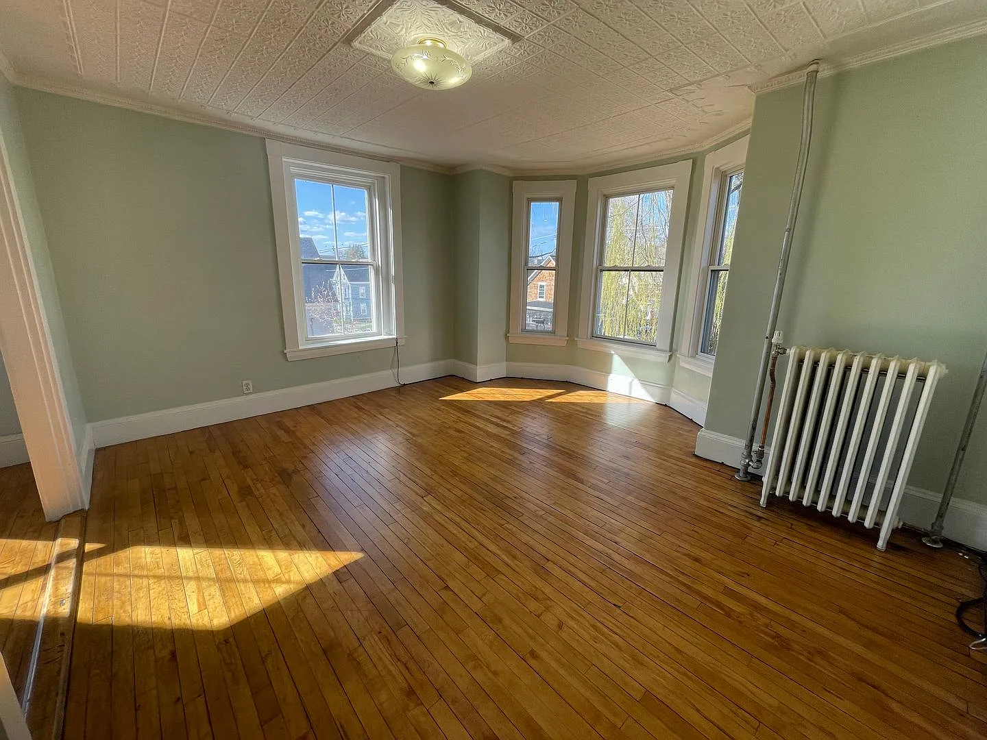 Studio Room Rentals and 2-Bedroom Units — Photo 4