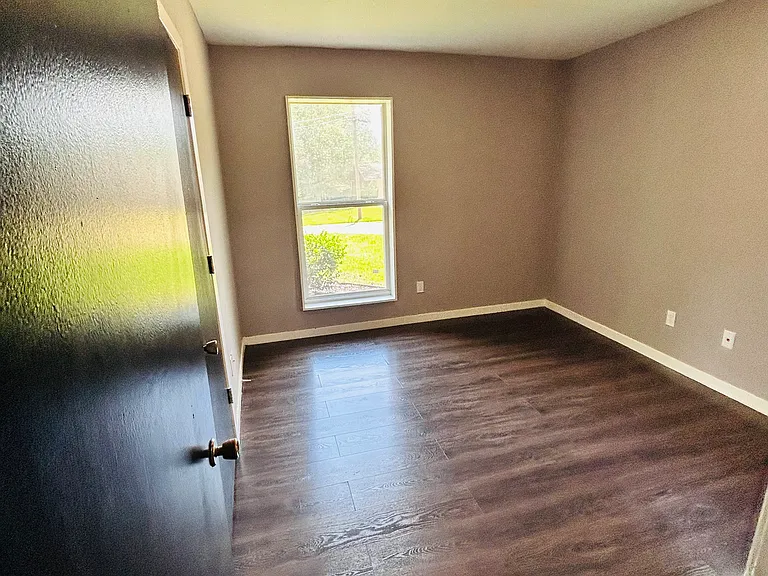 1764 Southhaven Cir — Photo 14