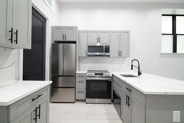 Rented by REAL New York | media 2