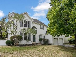 3 Bluebird Way, Raritan, NJ 08869