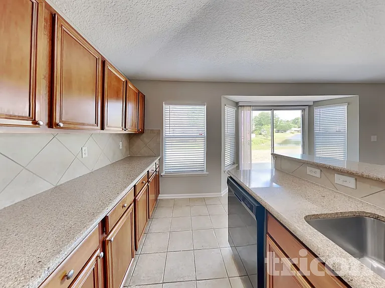 11238 Justin Oaks Dr — Photo 2