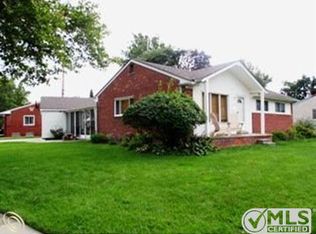 31550 Lyons Cir W, Warren, MI
