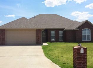 1816 Foxtail Cir, Altus, OK 73521