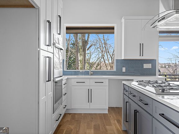 4th image of 147 Hutchinson St NE
