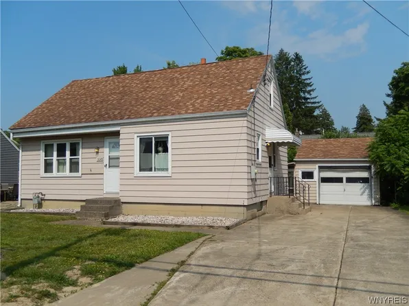 5645 Lane, Lake View, NY 14085