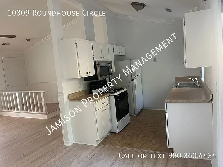 10309 Roundhouse Cir — Photo 4