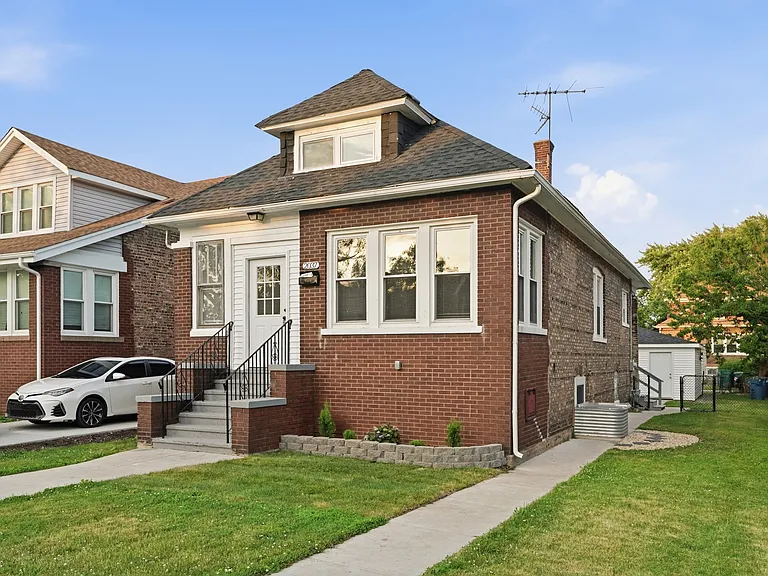 2037 Wespark Ave — Photo 2