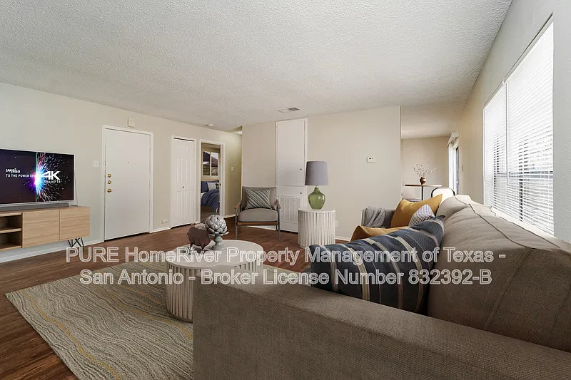 2 bed, 1.0 bath, 969 sqft, $1,125 — Photo 3