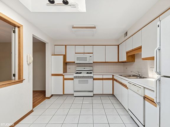 2nd image of 6980 W Touhy Ave APT 505
