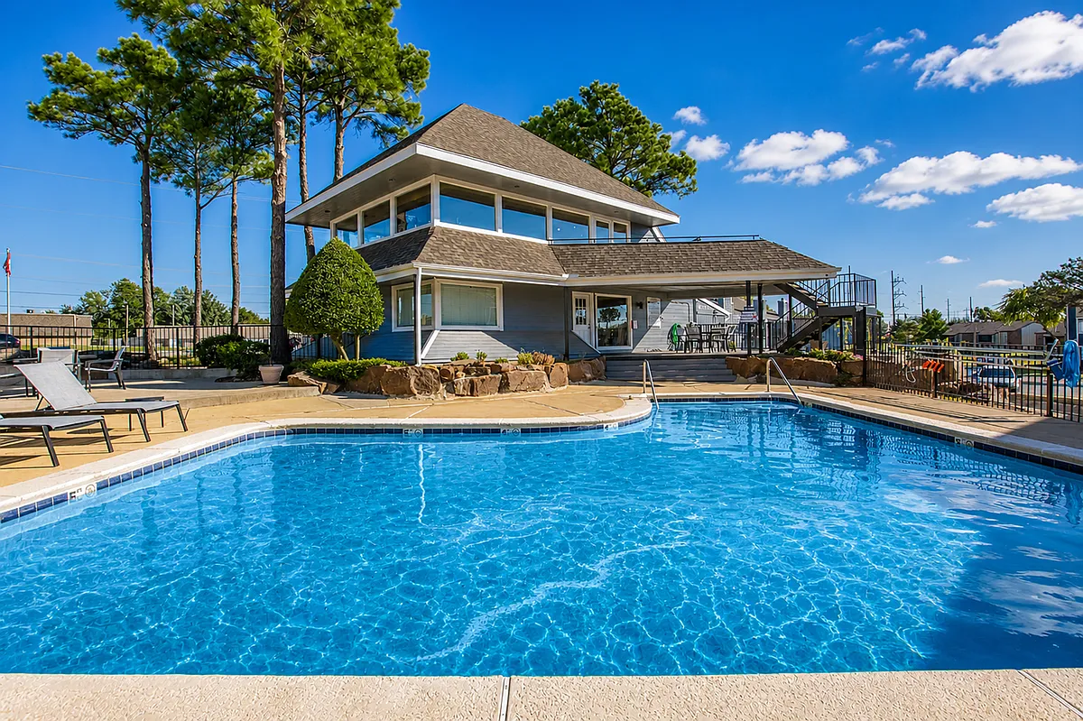 Building Photo - Riverbend Apartments