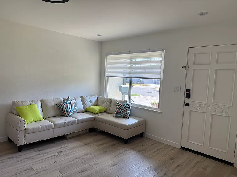 18862 Carolyn Ln — Photo 3