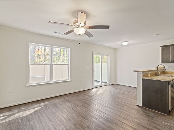 3rd image of 322 Glenellen Loop Rd