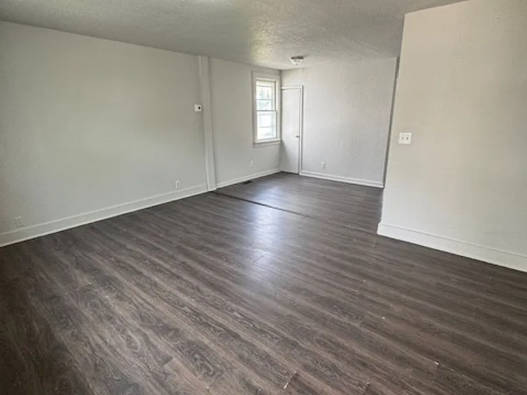 1516 Bayer Ave — Photo 9
